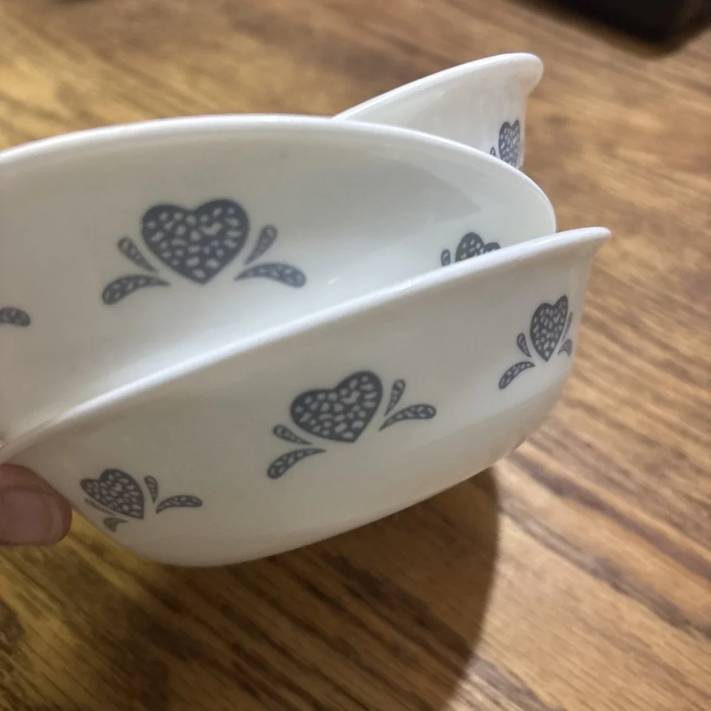 Corelle Corningware Country Vintage Blue Hearts Set of 3 Bowls Cottage